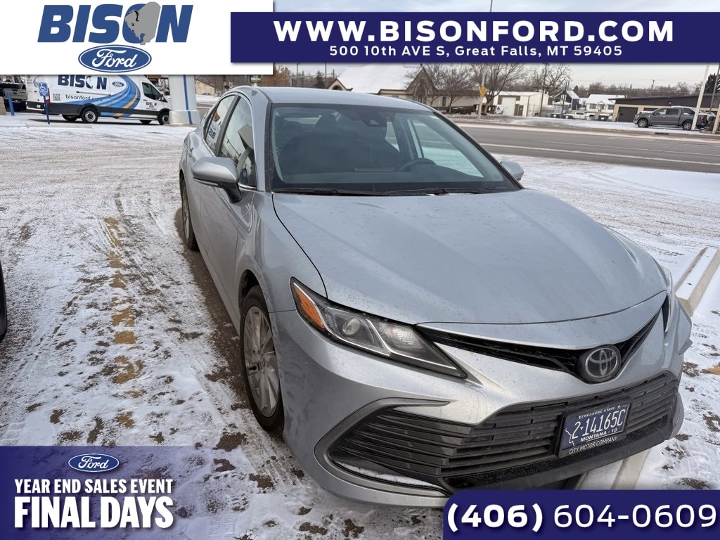 2023 Toyota Camry LE's photo