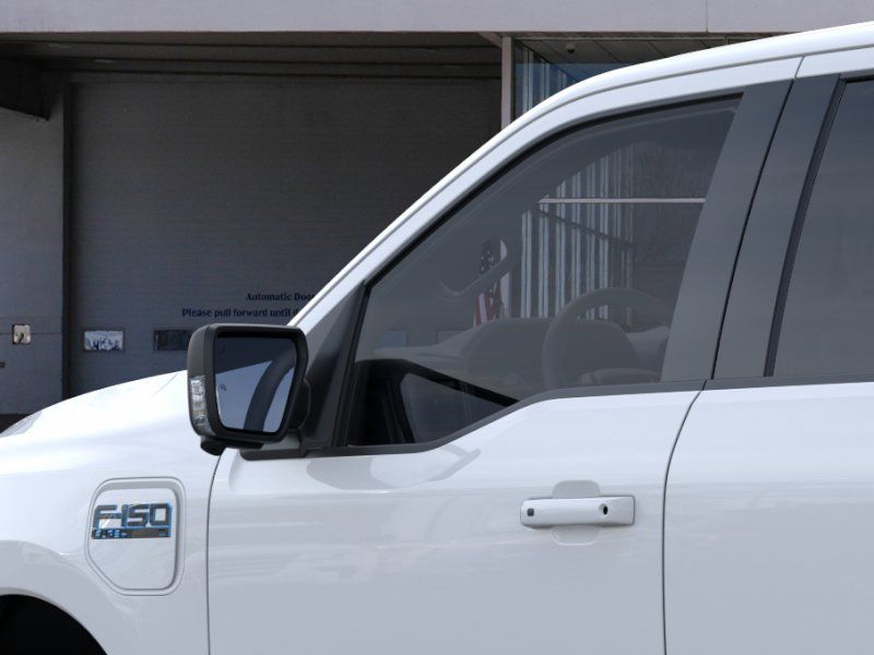 2025 Ford F-150 Lightning Flash - Photo 20