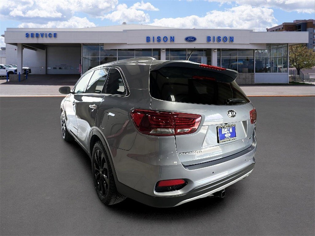 2020 Kia Sorento EX photo 3