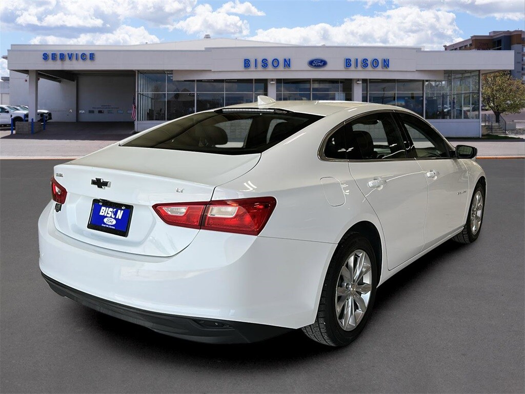 2023 Chevrolet Malibu 1LT photo 2