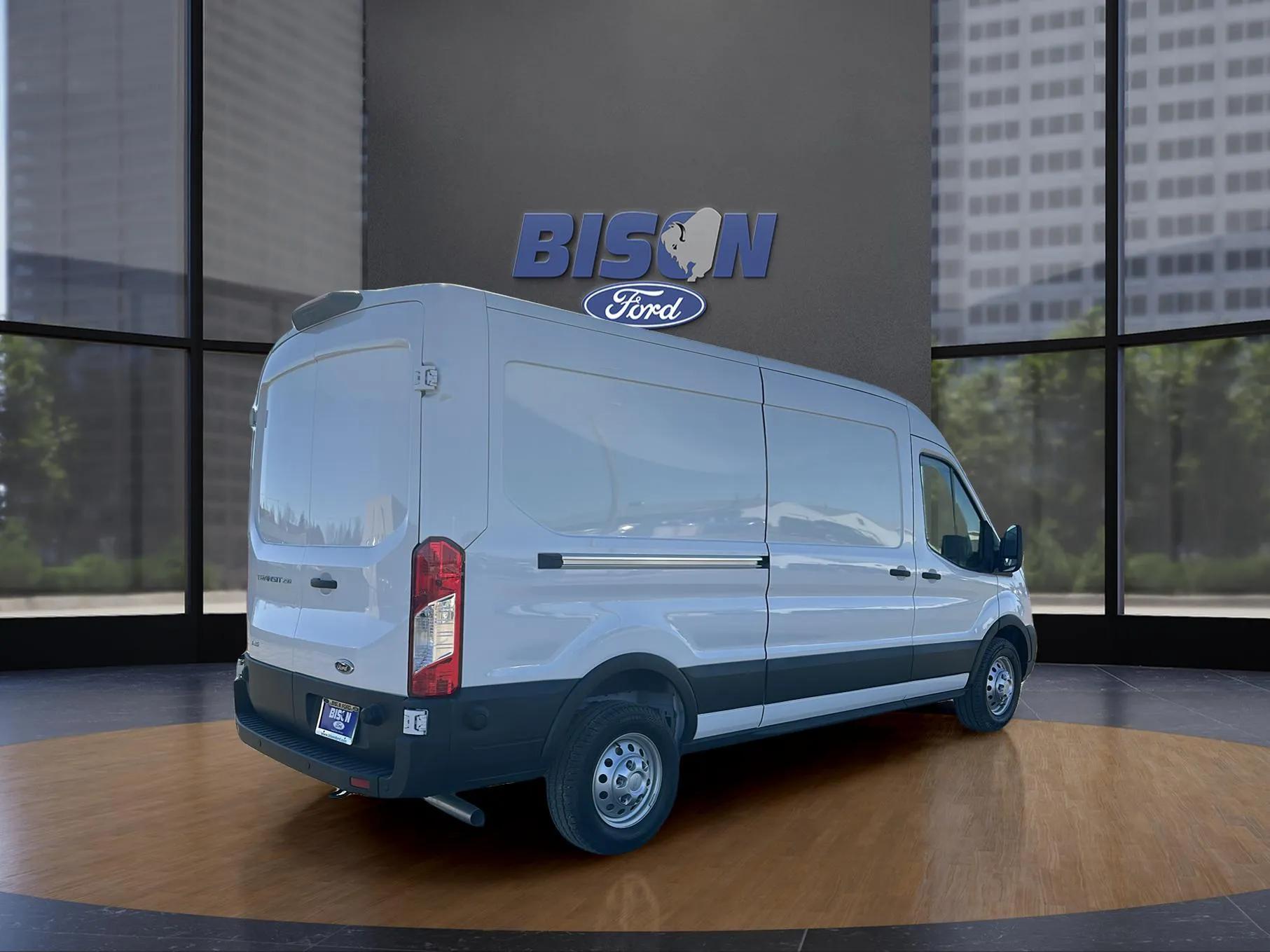 2025 Ford Transit photo 3