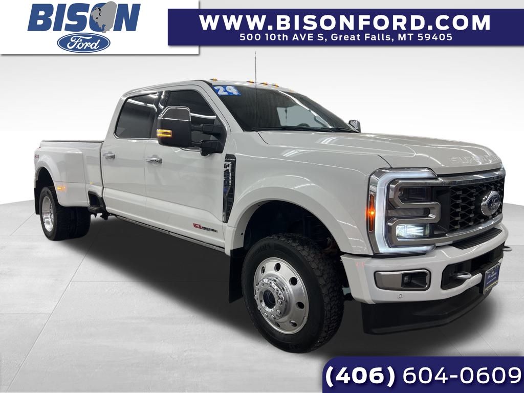 2024 Ford F-450 Super Duty Platinum's photo