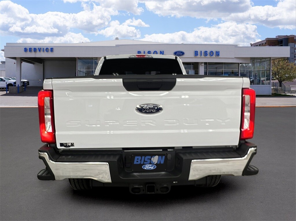 2024 Ford F-350 photo 3
