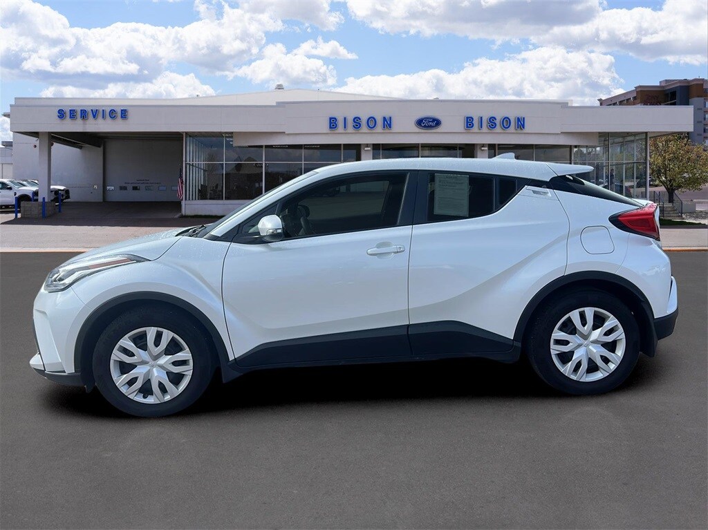 2022 Toyota C-HR XLE photo 4