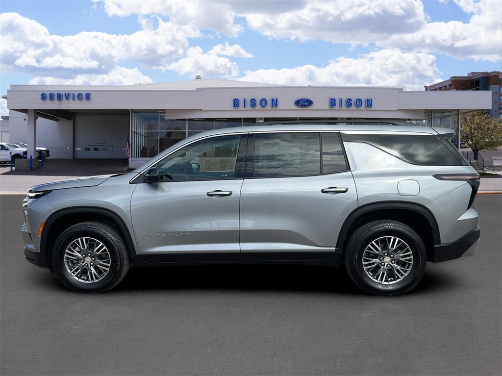 Used 2025 Chevrolet Traverse LT SUV