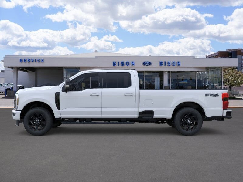 2025 Ford F-350 XLT photo 2