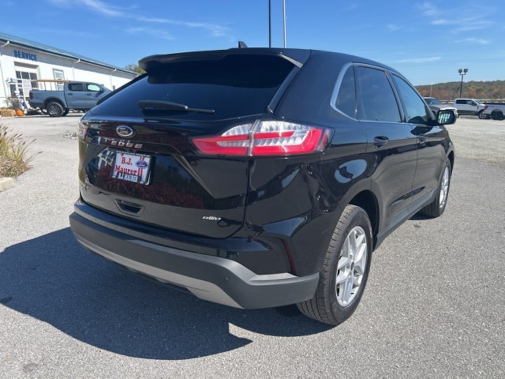 Used 2024 Ford Edge SEL SUV
