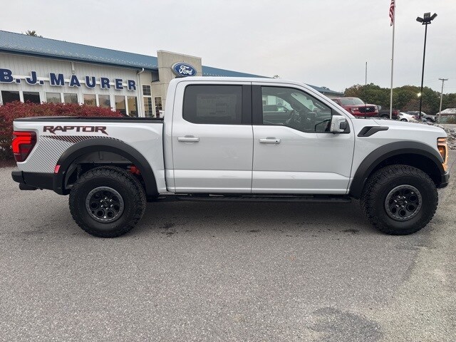 2025 Ford F-150 Raptor photo 2
