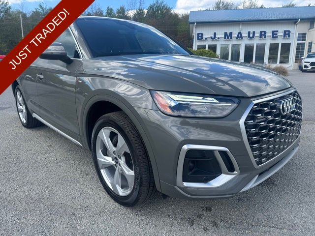 2023 Audi Q5 Sportback 45 Premium's photo