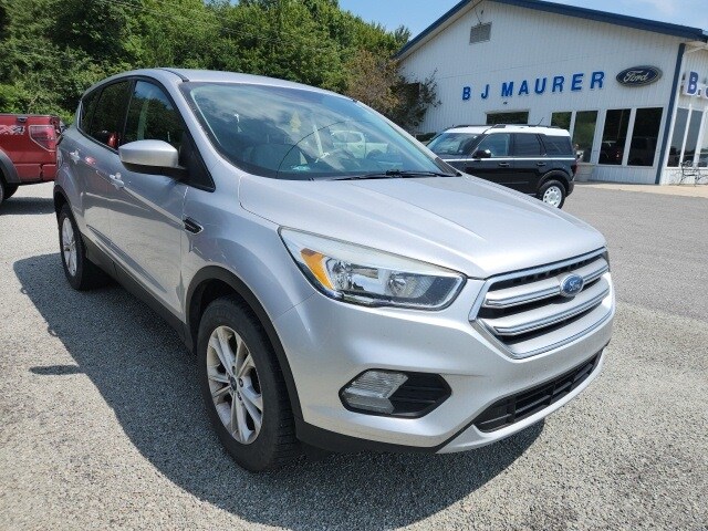 2017 Ford Escape SE photo 2
