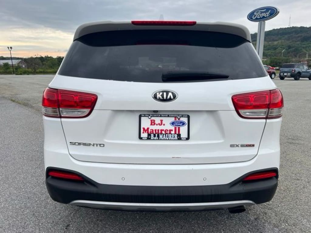 Used 2017 Kia Sorento EX SUV