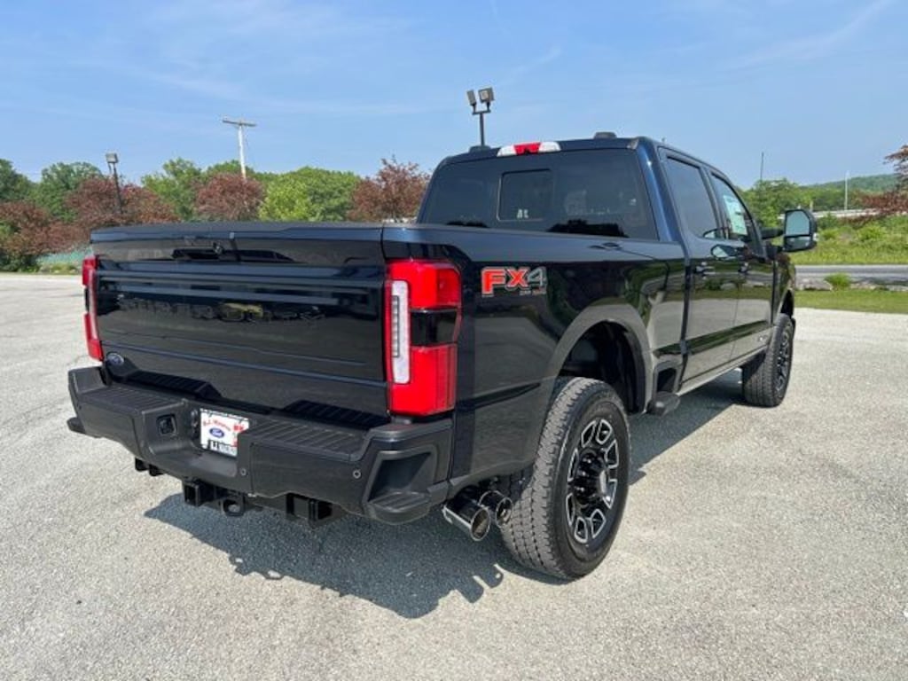 New 2025 Ford F-250SD Platinum Truck