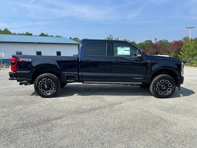 2025 Ford F-250 photo 2