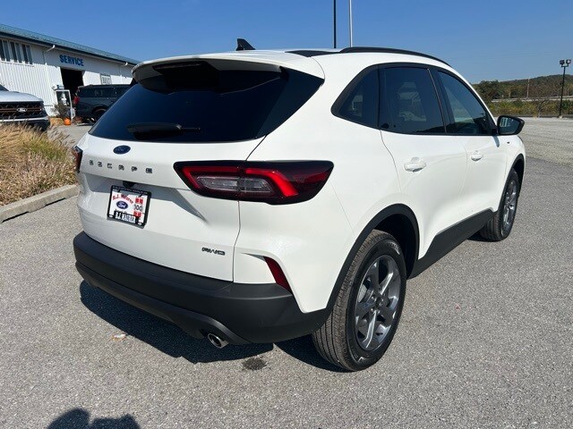 2025 Ford Escape ST-Line photo 3