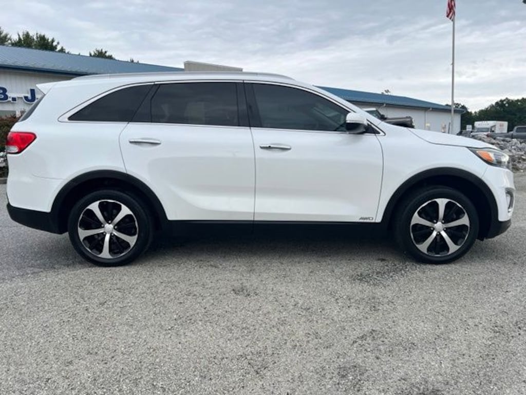 Used 2017 Kia Sorento EX SUV