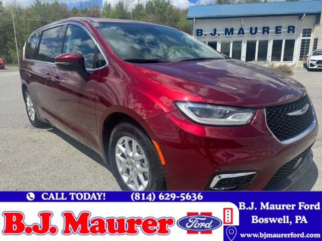 Used 2023 Chrysler Pacifica Touring L Minivan/Van