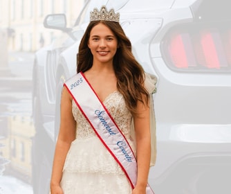 Staff member Jovi from 1a85123edd11