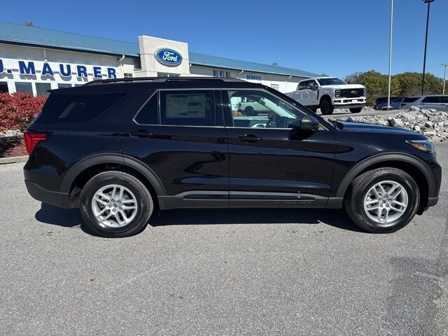 2026 Ford Explorer photo 2