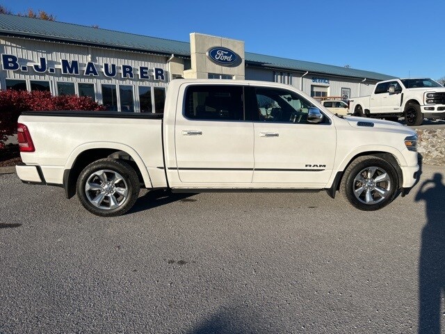 2022 Ram 1500 Limited photo 2