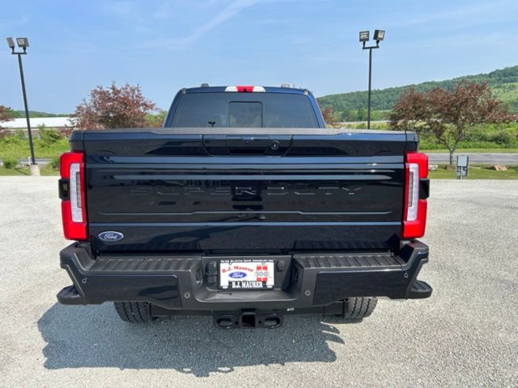 New 2025 Ford F-250SD Platinum Truck