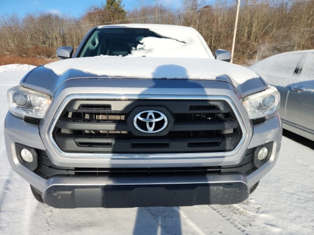 Used 2016 Toyota Tacoma SR5 Truck