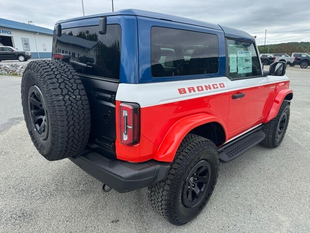 2025 Ford Bronco First Edition photo 3