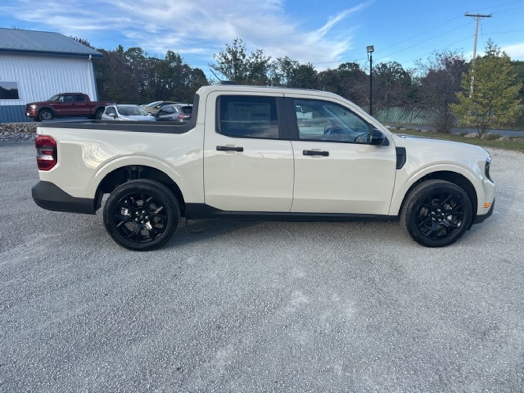 New 2025 Ford Maverick XLT Truck