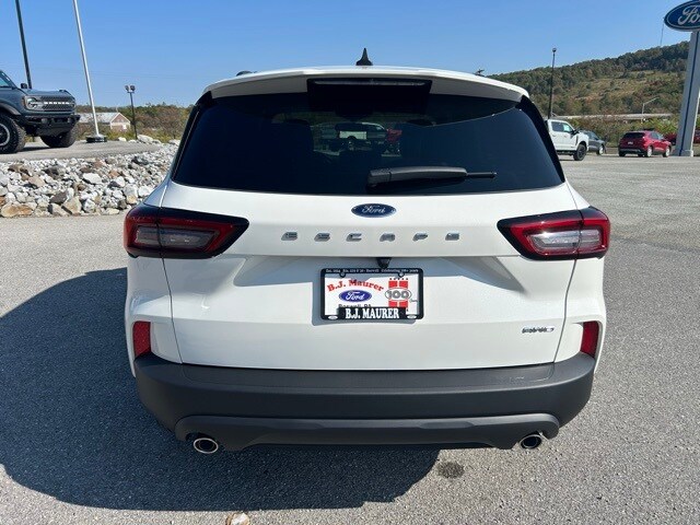2025 Ford Escape ST-Line photo 4