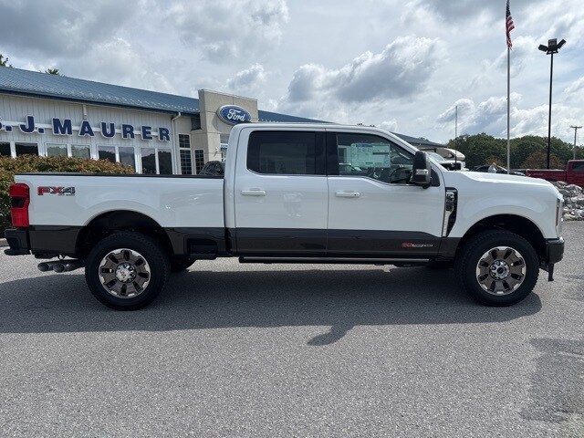 2025 Ford F-350 King Ranch photo 2