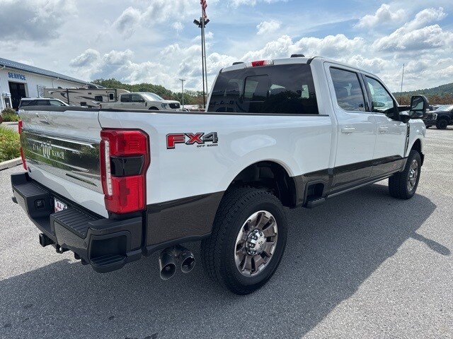 2025 Ford F-350 King Ranch photo 3