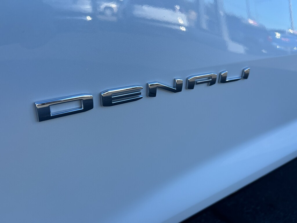 New 2026 GMC Acadia Denali SUV