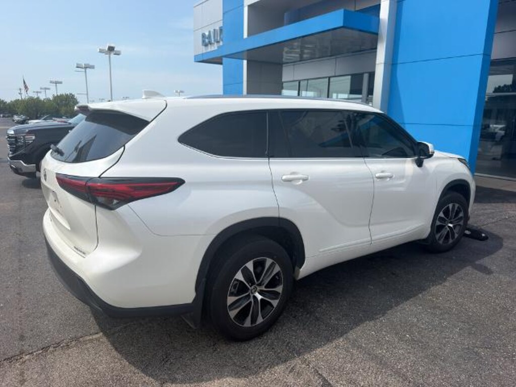 Used 2021 Toyota Highlander XLE SUV