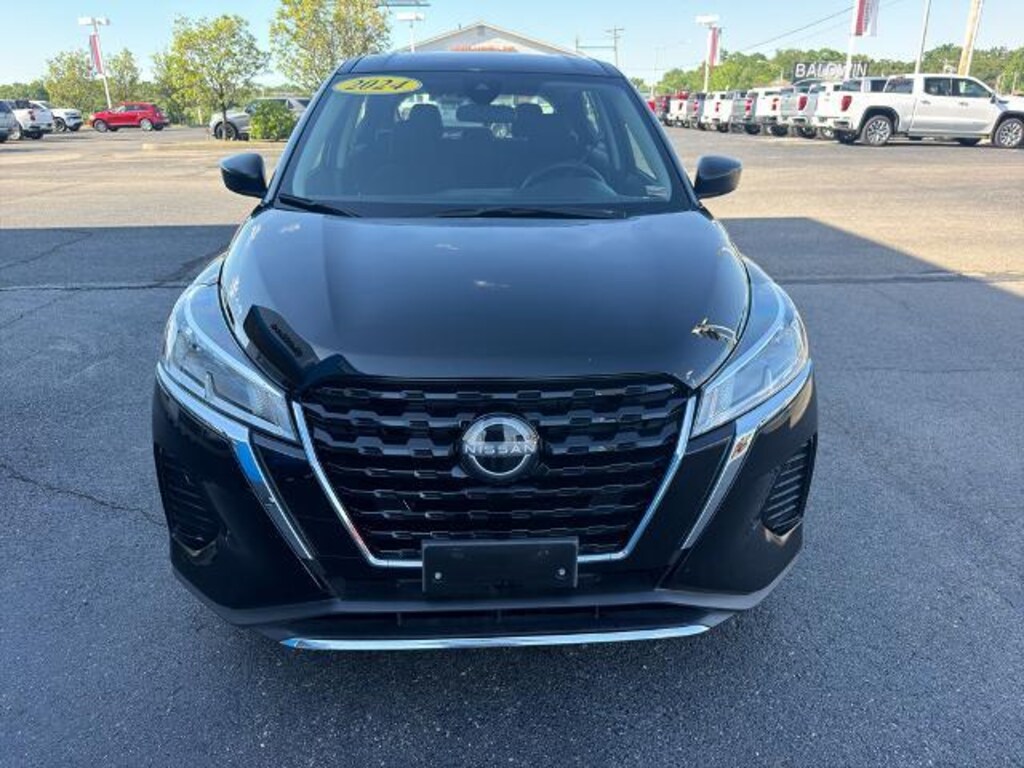 Used 2024 Nissan Kicks S SUV