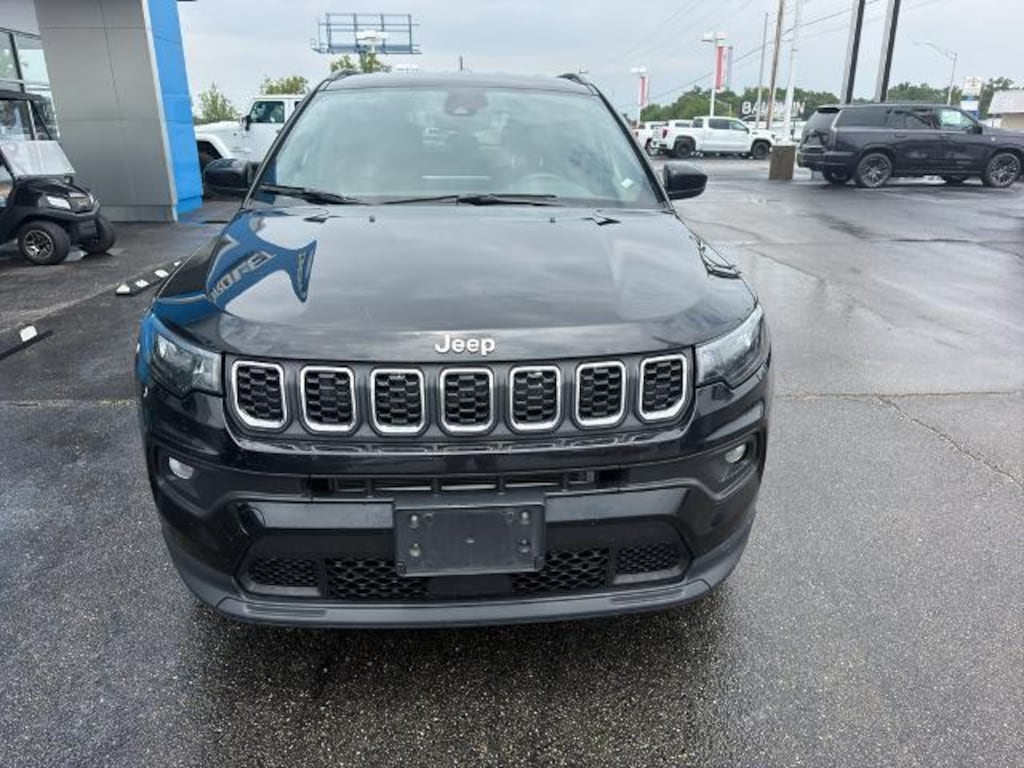 Used 2024 Jeep Compass Latitude SUV
