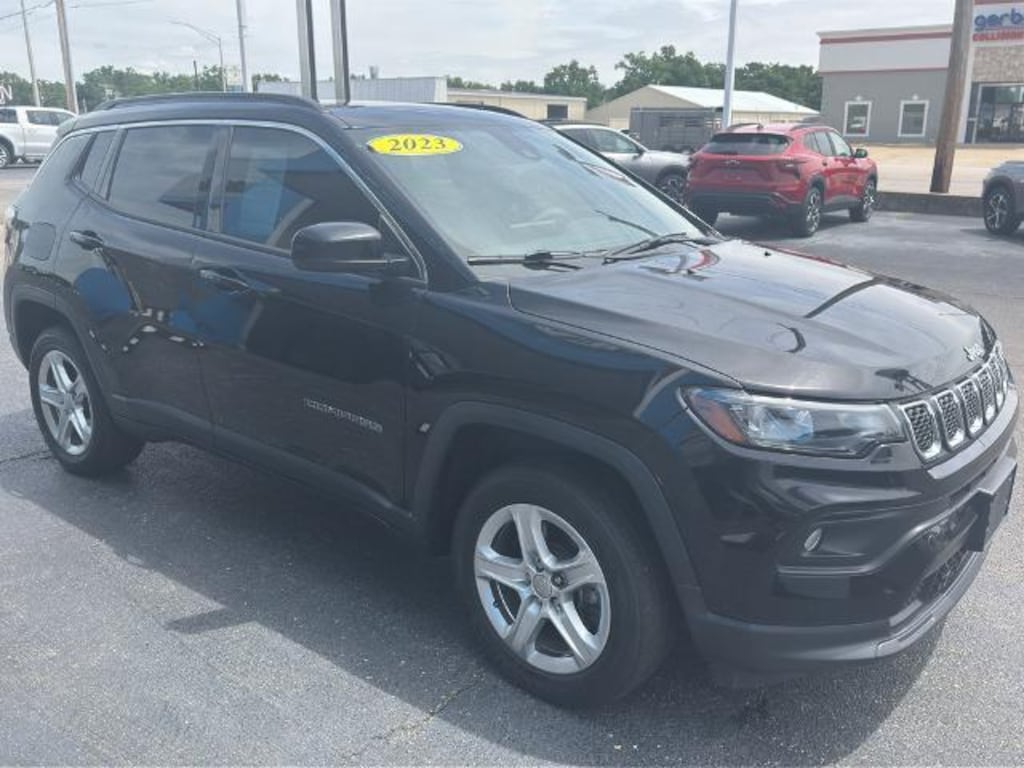 Used 2023 Jeep Compass Latitude SUV