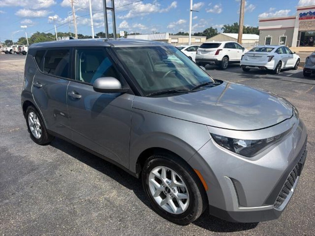 Used 2025 Kia Soul LX Hatchback