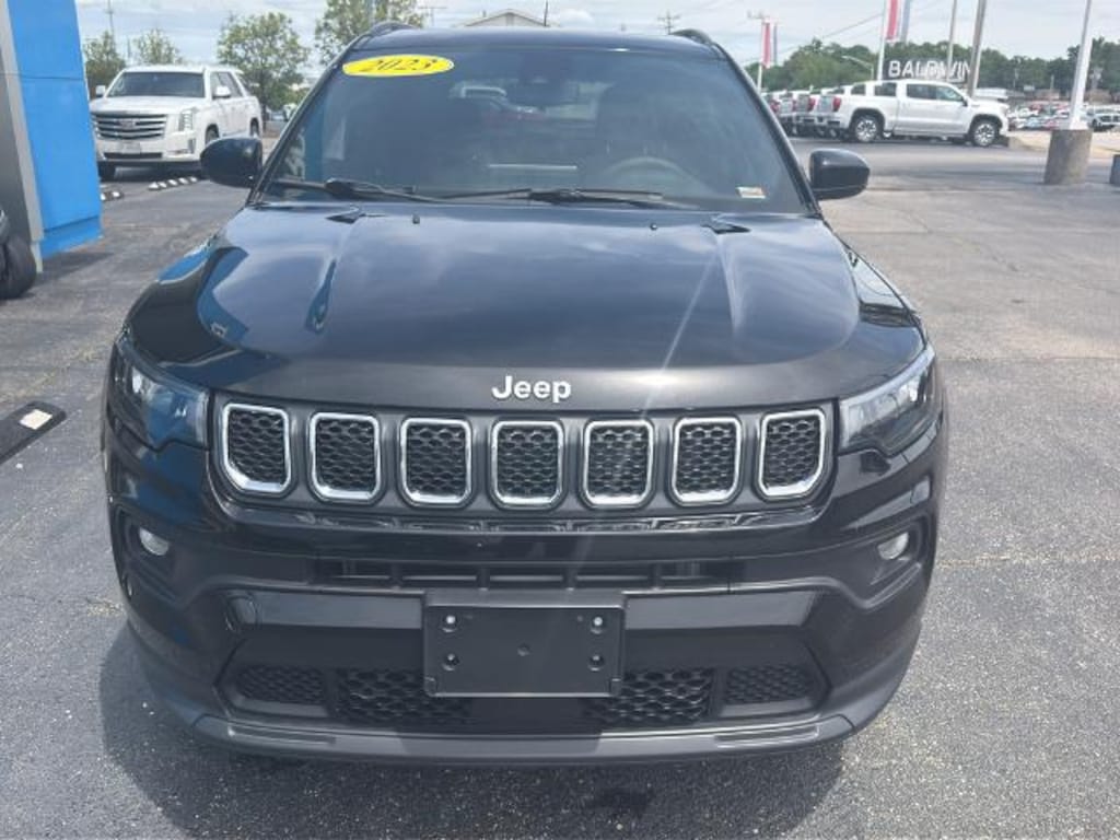 Used 2023 Jeep Compass Latitude SUV