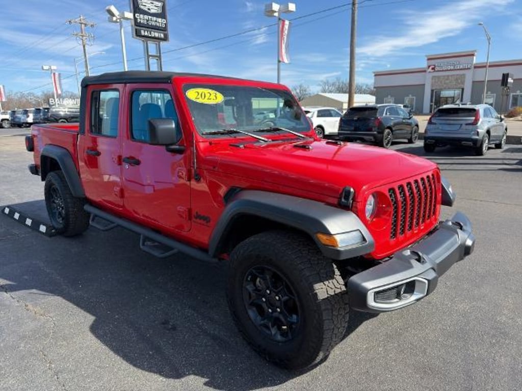 Used 2023 Jeep Gladiator Sport Truck Crew Cab