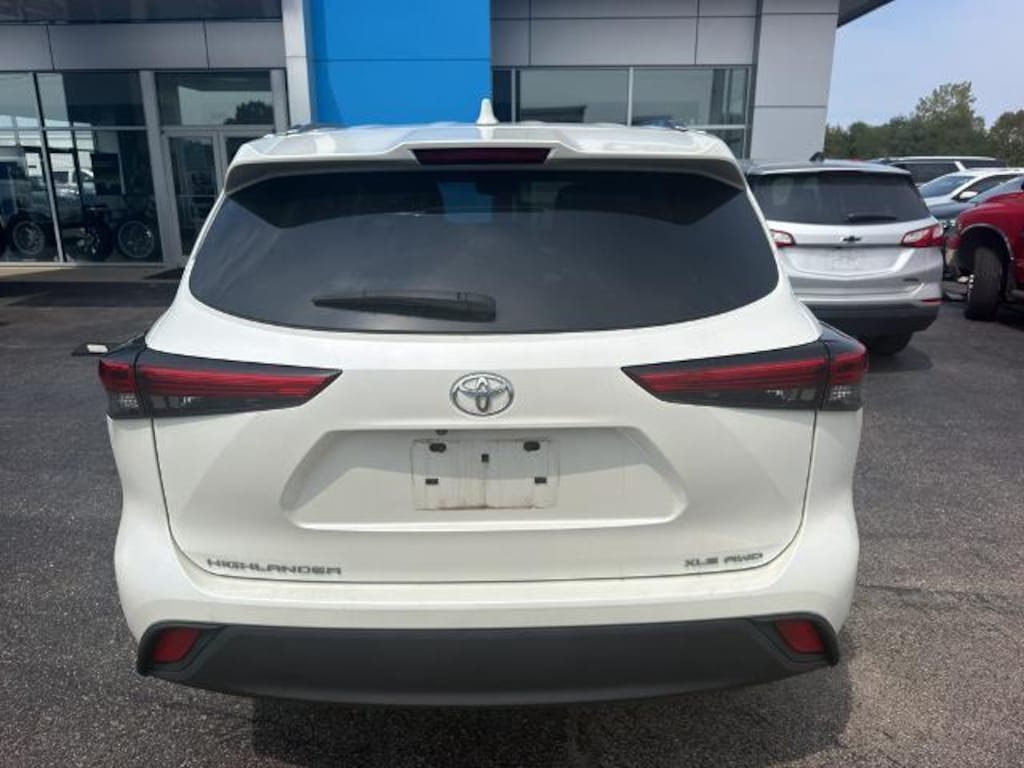 Used 2021 Toyota Highlander XLE SUV