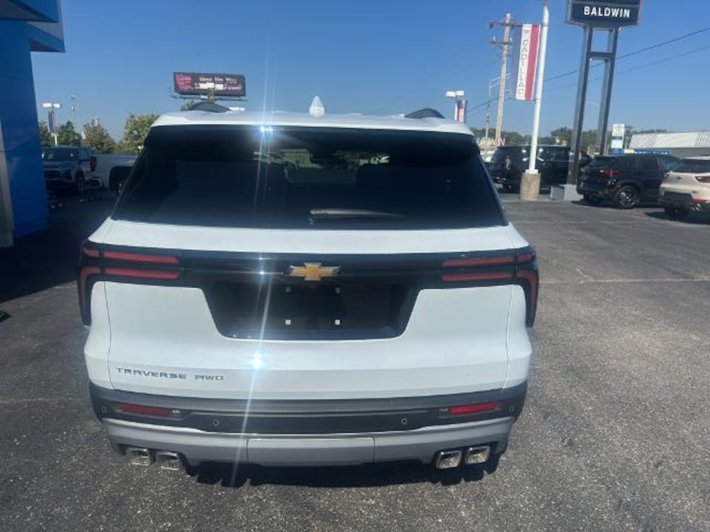 New 2026 Chevrolet Traverse LT SUV