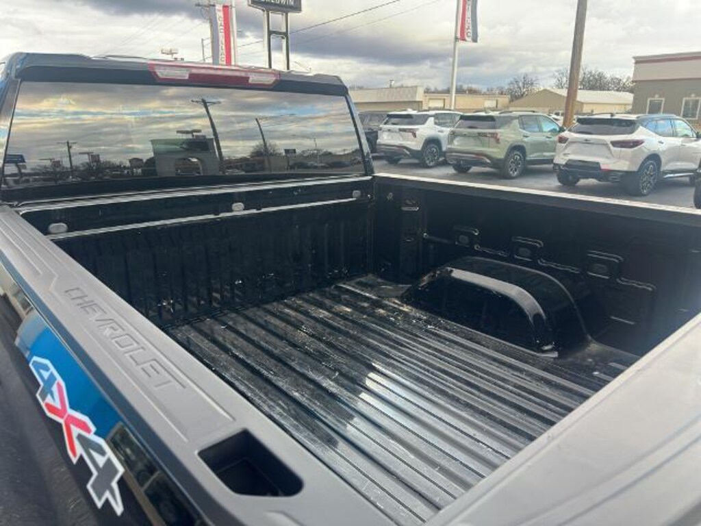 Used 2025 Chevrolet Silverado 1500 LT w/1LT Truck Crew Cab