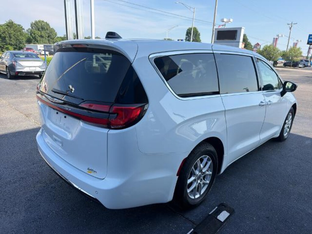 Used 2024 Chrysler Pacifica Touring L Van Passenger Van