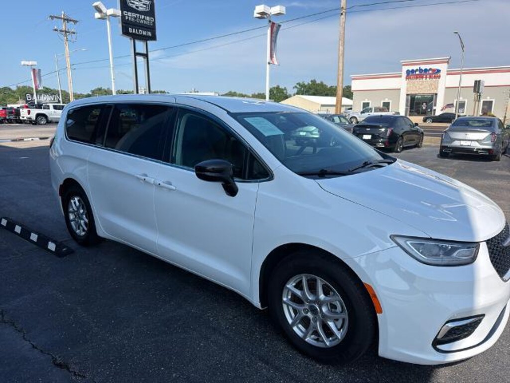Used 2024 Chrysler Pacifica Touring L Van Passenger Van