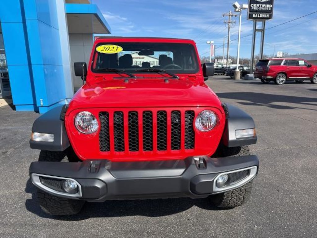 Used 2023 Jeep Gladiator Sport Truck Crew Cab