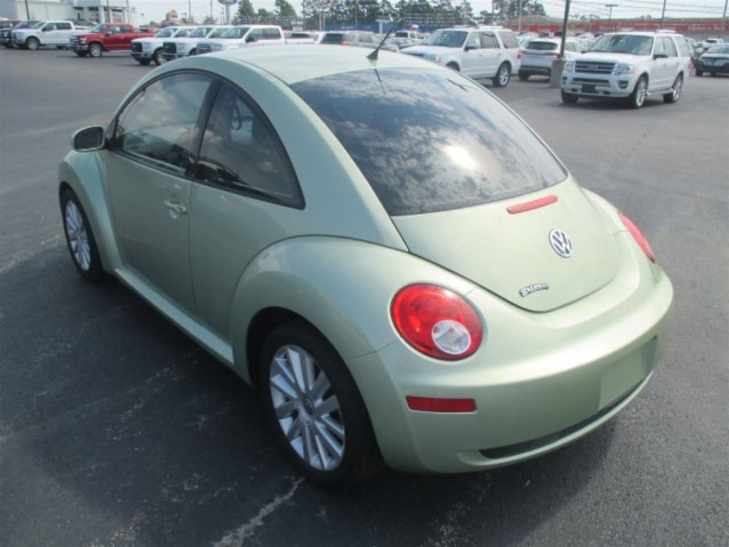 Used 2008 Volkswagen New Beetle S Hatchback