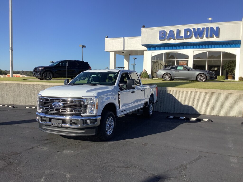 New 2026 Ford F-250 XLT Truck Crew Cab