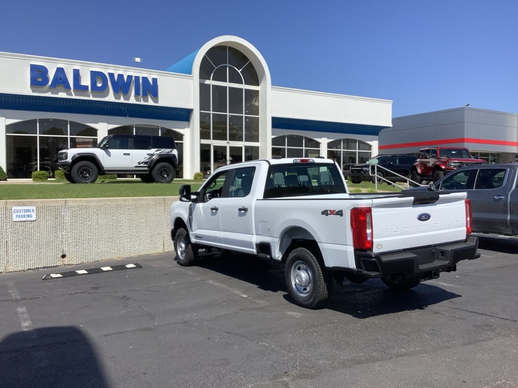 New 2026 Ford F-350 XL Truck Crew Cab