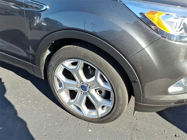 2019 Ford Escape Titanium photo 3