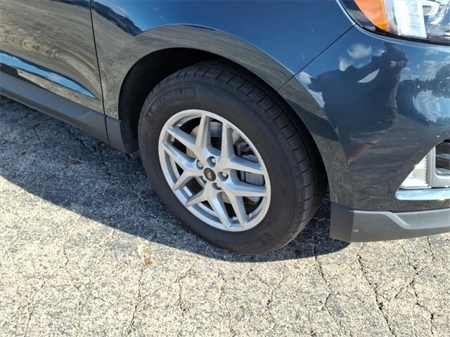 2024 Ford Edge SEL photo 4