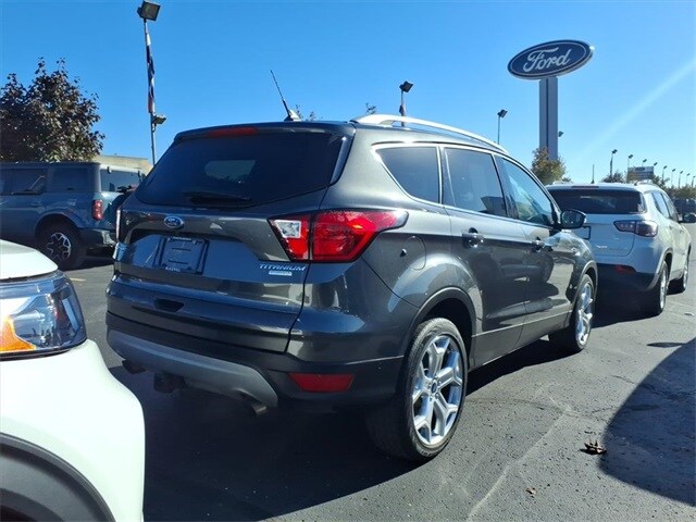 2019 Ford Escape Titanium photo 4